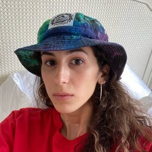 Urban Outfitters tie dye bucket hat